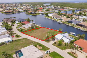 243 VENEZIA COURT, PUNTA GORDA, FL 33950 - MLS#MFRC7499079