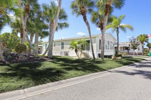 2100 KINGS HIGHWAY, PORT CHARLOTTE, FL 33980 Sold 05/23/25