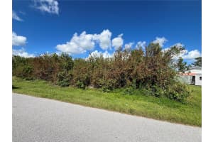 520 FENTON AVENUE, PORT CHARLOTTE, FL 33952 - MLS#MFRC7500280