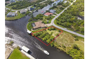 15704 ALDAMA CIRCLE, PORT CHARLOTTE, FL 33981 - MLS#MFRC7500565