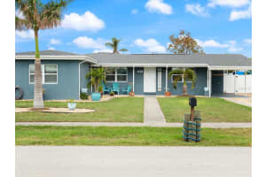 541 LINDLEY TERRACE, PORT CHARLOTTE, FL 33952 Sold 04/11/25