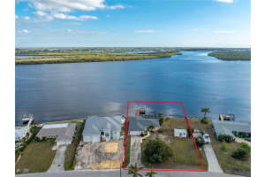 3220 Peace River Dr, PUNTA GORDA