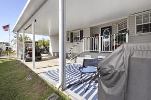 2100 KINGS HIGHWAY, PORT CHARLOTTE, FL 33980 Sold 04/21/25
