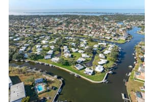 8 OAKWOOD DRIVE, ENGLEWOOD, FL 34223 Sold 04/09/25