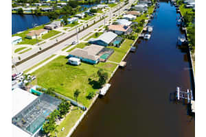 21081 EDGEWATER DRIVE, PORT CHARLOTTE, FL 33952 - MLS#MFRC7502531