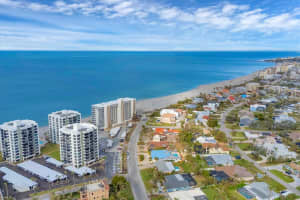 627 ALHAMBRA ROAD, VENICE, FL 34285 Sold 04/29/25