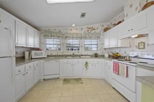 2100 KINGS HIGHWAY, PORT CHARLOTTE, FL 33980 Sold 09/12/25