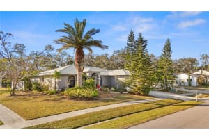 2202 GOLD OAK LANE, SARASOTA, FL 34232 Sold 04/04/25