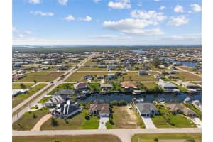 810 36TH AVENUE, CAPE CORAL, FL 33993 - MLS#MFRC7504932
