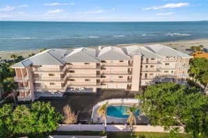 908 GOLDEN BEACH BOULEVARD, VENICE, FL 34285 Sold 04/28/25