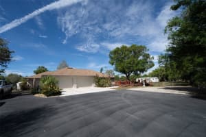 825 Robinhood Dr, PUNTA GORDA