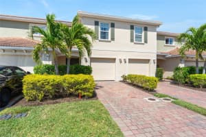 3725 CROFTON COURT, FORT MYERS, FL 33916 - MLS#MFRC7506589