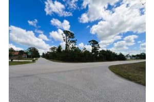17128 WINTERGARDEN AVENUE, PORT CHARLOTTE, FL 33948 - MLS#MFRC7508560