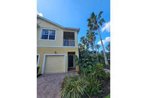 8098 Moonstone Dr #17-203, SARASOTA