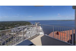 2104 1ST STREET, FORT MYERS, FL 33901 - MLS#MFRC7508851