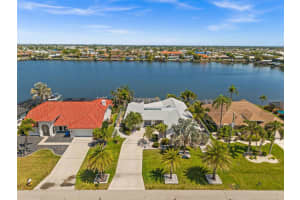 621 49TH LANE, CAPE CORAL, FL 33914 - MLS#MFRC7508922