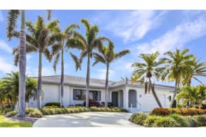 80 Hibiscus Dr, PUNTA GORDA