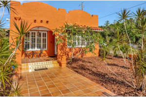 2002 CENTRAL AVENUE, SARASOTA, FL 34234 Sold 10/10/25