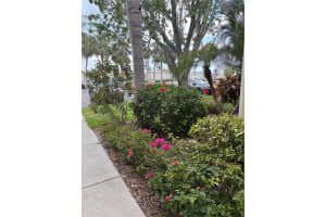 618 BIRD BAY DRIVE, VENICE, FL 34285 - MLS#MFRC7509275