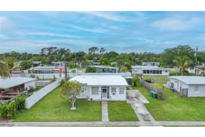 2321 DALLAS STREET, PORT CHARLOTTE, FL 33952 - MLS#MFRC7509357
