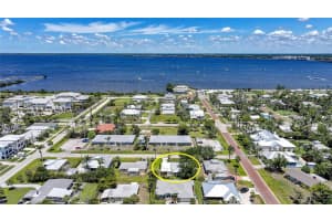 809 KINGS COURT, PUNTA GORDA, FL 33950 - MLS#MFRC7509814