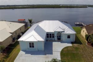 3772 Peace River Dr, PUNTA GORDA