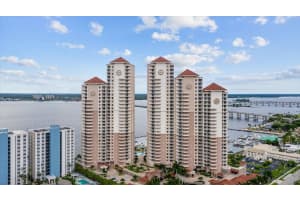 2104 1ST STREET, FORT MYERS, FL 33901 - MLS#MFRC7510780