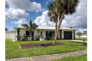 6483 Fabian Rd, NORTH PORT