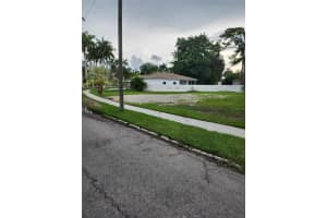 120 BROWN STREET, BRADENTON, FL 34208 Sold 08/29/25