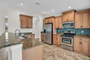915 33RD TERRACE, CAPE CORAL, FL 33904 - MLS#MFRC7511677