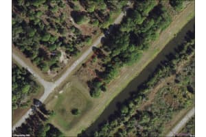 HAMPSHIRE CIR, NORTH PORT, FL 34288 - MLS#MFRC7511852