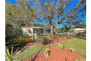 2304 Clifford St, FORT MYERS