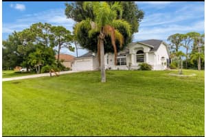 1040 Bay Harbor Dr, ENGLEWOOD