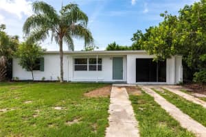 110 Poinsettia Cir Ne, PORT CHARLOTTE
