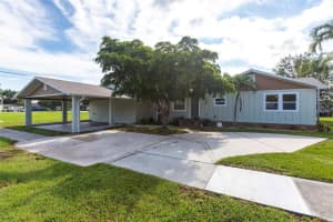 902 NARRANJA STREET, PUNTA GORDA, FL 33950 Sold 10/24/25
