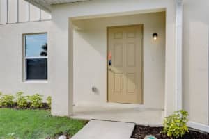18719 KERRVILLE CIRCLE, PORT CHARLOTTE, FL 33948 - MLS#MFRC7512416