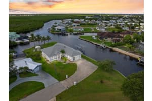539 Canada Ct, PUNTA GORDA