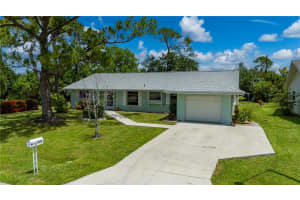542 LAKEHURST AVENUE, PORT CHARLOTTE, FL 33952 - MLS#MFRC7512803