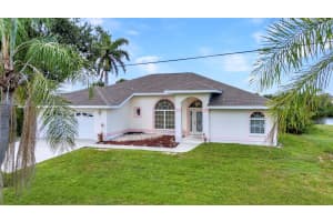 3206 LAKE VIEW BOULEVARD, PORT CHARLOTTE, FL 33948 - MLS#MFRC7512892