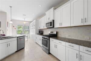 12095 STUART DRIVE, VENICE, FL 34293 - MLS#MFRC7513514