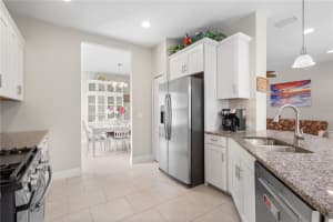 12095 STUART DRIVE, VENICE, FL 34293 - MLS#MFRC7513514