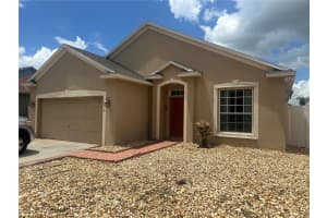 330 Graystone Blvd, DAVENPORT