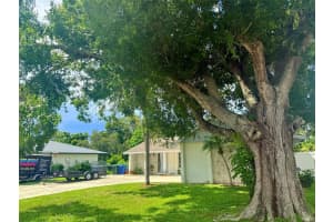 5824 WHISTLEWOOD CIRCLE, SARASOTA, FL 34232 - MLS#MFRC7513929
