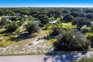 913 HOLLYHOCK COURT, LAKE PLACID, FL 33852 - MLS#MFRC7513983