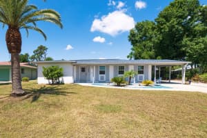 308 Salem Ave Nw, PORT CHARLOTTE
