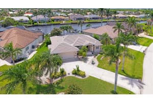 527 Saint Girons Ct, PUNTA GORDA