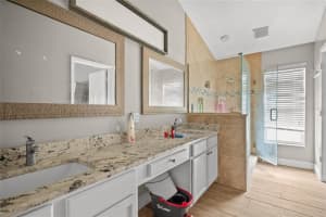12603 Midpointe Dr, RIVERVIEW