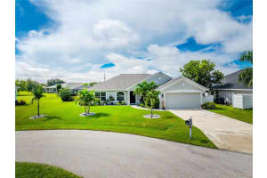 284 Porto Alegre St, PUNTA GORDA