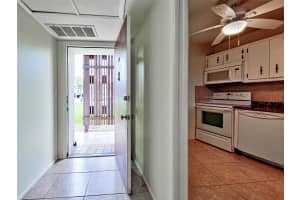 245 CENTER ROAD, VENICE, FL 34285 - MLS#MFRC7515058