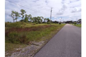 2221 33RD TERRACE, CAPE CORAL, FL 33909 Sold 11/03/25